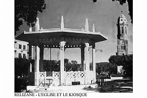 RELIZANE - L'EGLISE ET LE KIOSQUE